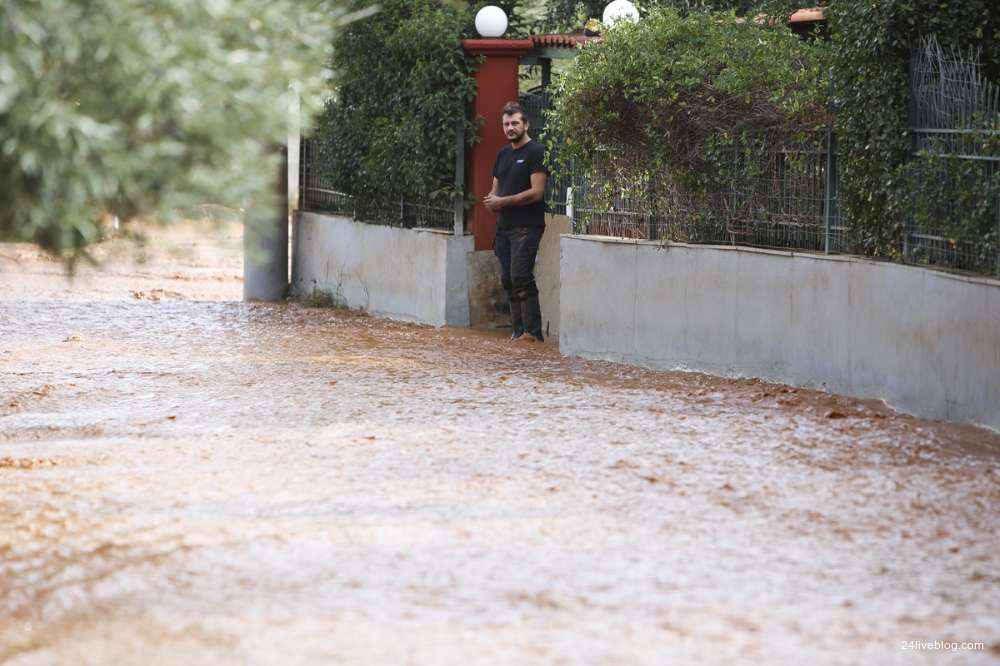 11 οι νεκροί στη Μάνδρα - Φωτογραφία 34