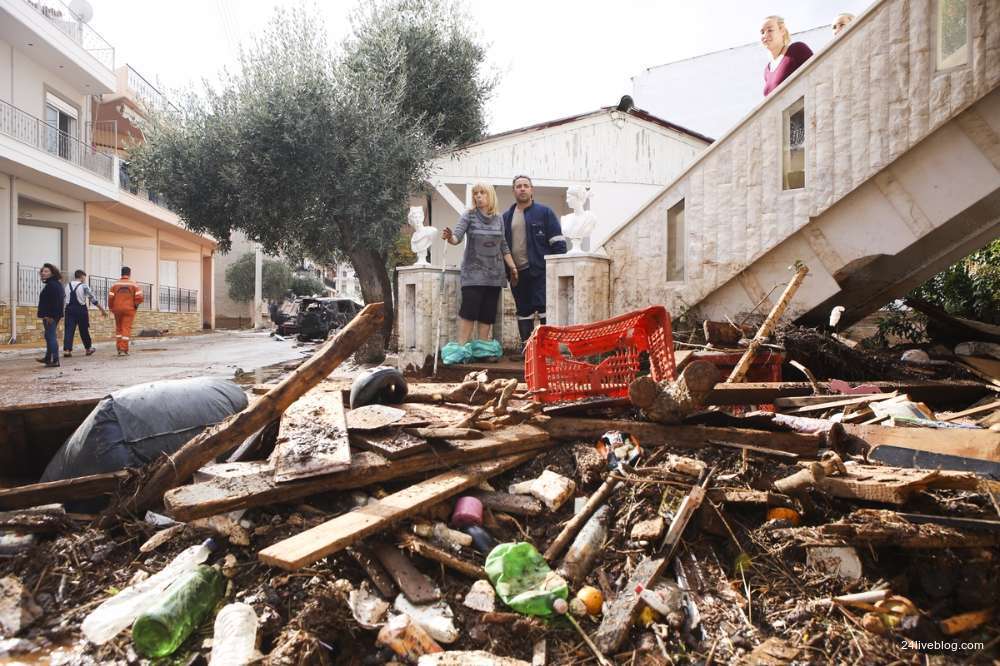 11 οι νεκροί στη Μάνδρα - Φωτογραφία 35