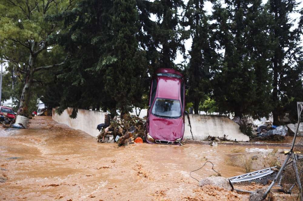 11 οι νεκροί στη Μάνδρα - Φωτογραφία 5