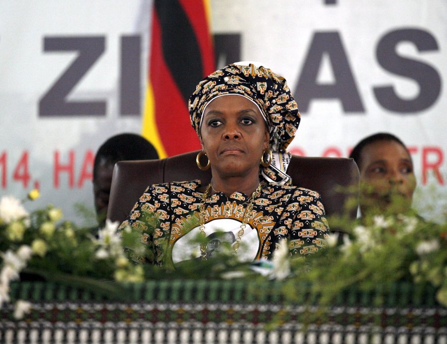 «Gucci» Γκρέις Μουγκάμπε: Ποια είναι η γυναίκα-δηλητήριο που προκάλεσε το πραξικόπημα στη Ζιμπάμπουε; - Φωτογραφία 5