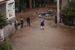 Νεκροί και τεράστιες καταστροφές από την θεομηνία
