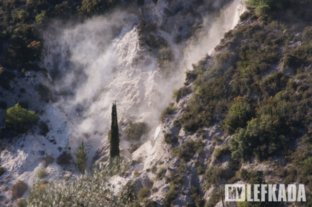 Σαν σήμερα ο φονικός σεισμός των 6,4R στην Λευκάδα το 2015 - Φωτογραφία 7