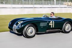 Αυτή η Jaguar C-Type είναι πανέμορφη και σίγουρα δεν είναι φθηνή…