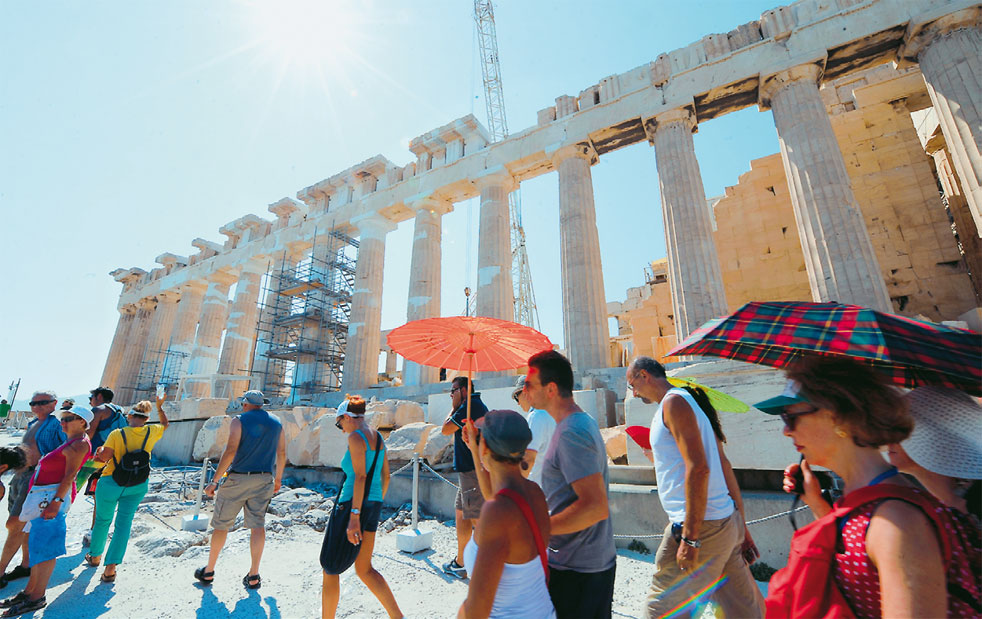 Με... άδειες τσέπες οι τουρίστες στην Ελλάδα: Ξοδεύουν 435 ευρώ για 6,5 νύχτες - Φωτογραφία 1