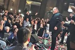 Πίστα για χάρη του Καρρά μεγάλο ξενοδοχείο «Hilton» του Λονδίνου.