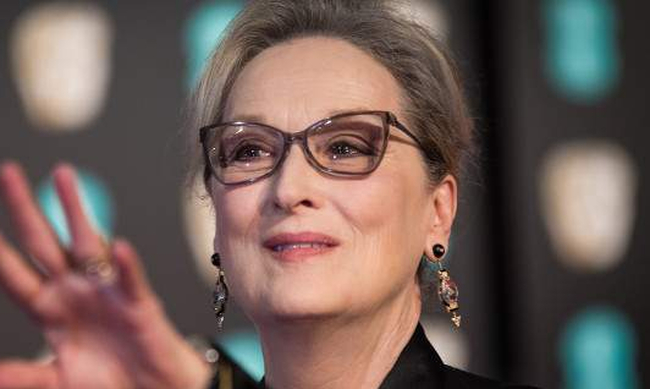 Σοκάρει η Meryl Streep: «Έπαιξα τη νεκρή για να σταματήσει να με χτυπάει» - Φωτογραφία 1
