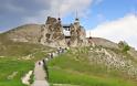 Ρωσία - Τό σκαλισμένο μέσα στά ἄσπρα βράχια μοναστήρι