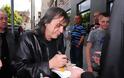 Πέθανε ο θρυλικός κιθαρίστας των AC/DC - Φωτογραφία 3