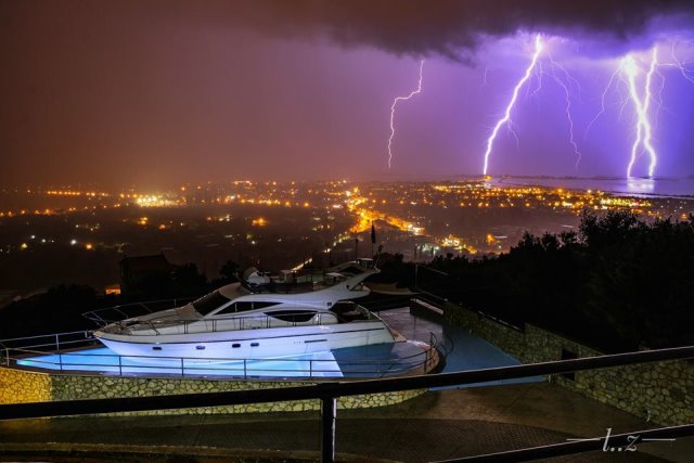 Όταν ο Ζήνωνας “σφυροκόπησε” τη Λευκάδα - Φωτογραφία 1