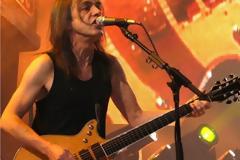 Πέθανε ο συνιδρυτής και κιθαρίστας των AC/DC, Malcolm Young