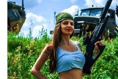 Μια γυναίκα σκέτη… βόμβα στο ρωσικό υπουργείο Άμυνας - ΦΩΤΟ