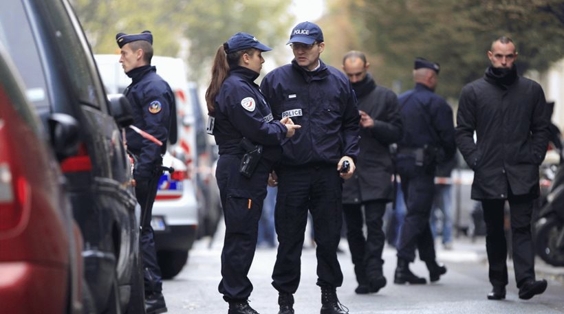 Παρίσι: Αστυνομικός πυροβόλησε τη γυναίκα του στο πρόσωπο και σκότωσε τρεις - Φωτογραφία 1