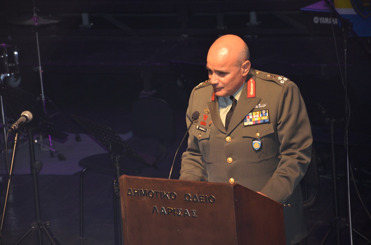 Ο Στρατάρχης Δημόκριτος Ζερβάκης σε εκδήλωση για την ημέρα των ΕΔ - Φωτογραφία 8