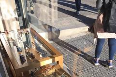 Συνελήφθη ο δράστης που μαχαίρωσε αστυνομικό στη Γλυφάδα - ''Γνώριμος'' στην περιοχή (φωτογραφίες)
