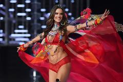 Η Alessandra Αmbrosio αποχαιρετά τη Victoria’s Secret – Το συγκινητικό μήνυμά της