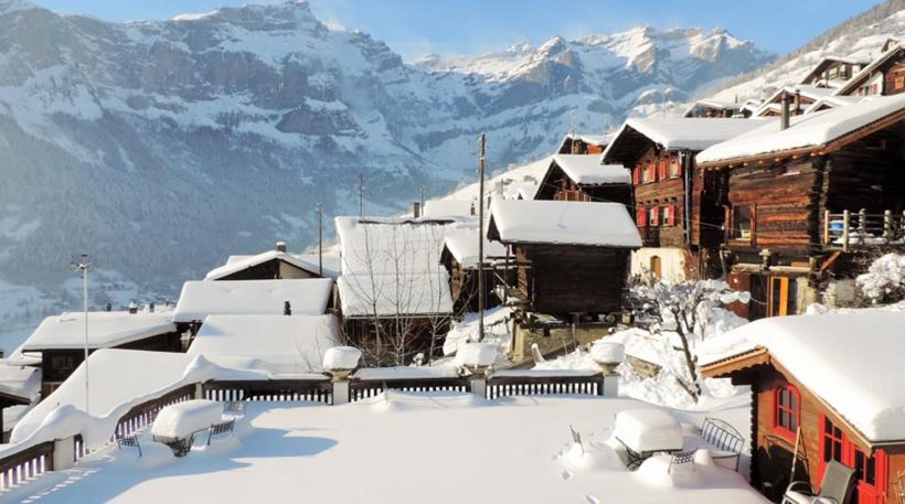 Ελβετικό χωριό προσφέρει 21.500 ευρώ ανά ενήλικα για να προσελκύσει κατοίκους - Φωτογραφία 1