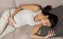 Εγκυμοσύνη: Η πλάγια θέση στον ύπνο μειώνει τον κίνδυνο θνησιγένειας
