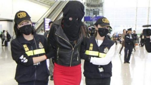 Συνέλαβαν Ελληνίδα 19χρονο μοντέλο που μετέφερε μεγάλη ποσότητα κοκαΐνης στο διεθνές αεροδρόμιο του Χονγκ Κονγκ - Φωτογραφία 1