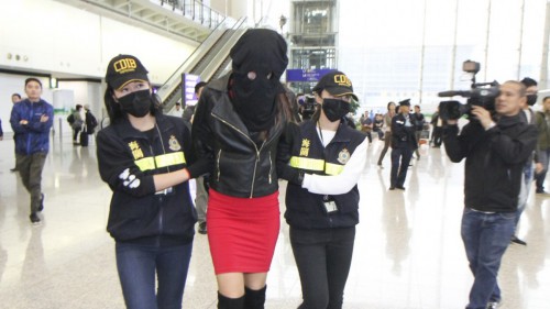 19χρονο μοντέλο από την Ελλάδα συνελήφθη με κοκαΐνη 300.000 δολαρίων στο αεροδρόμιο του Χονγκ Κονγκ - Φωτογραφία 7