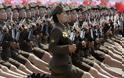 Η Βόρεια Κορέα αναγκάζει τις στρατιωτίνες της σε «πρόωρη εμμηνόπαυση»