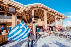 Κουρσεβέλ Θα το κάνουν Μύκονο: Με αεροπλάνα, έλκηθρα και άμαξες οι Έλληνες στη συναυλία του Ρέμου