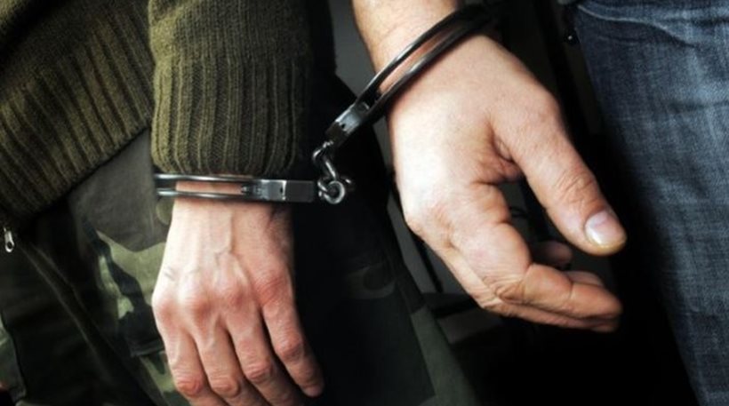 Συνελήφθη εγκληματικό «δίδυμο» που έκανε δεκάδες ένοπλες ληστείες στην Αττική - Φωτογραφία 1