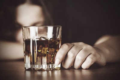Το αλκοόλ προστατεύει από την κατάθλιψη - Φωτογραφία 1