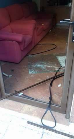 Λάρισα: Έσπασαν ξανά τα γραφεία της Ελλήνων Συνέλευσις - Φωτογραφία 3