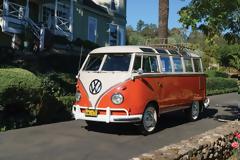 Volkswagen Microbus Deluxe