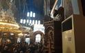 Πλήθος πιστών στην αποχώρηση της Τίμιας Ζώνης της Θεοτόκου από το Αγρίνιο (φωτο) - Φωτογραφία 3