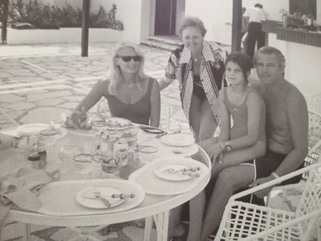Οταν η Αθηνά Ωνάση επισκεπτόταν το Σκορπιό: Μωρό με τη μητέρα της στο νησί και η επίσκεψη του 1994 [εικόνες] - Φωτογραφία 7
