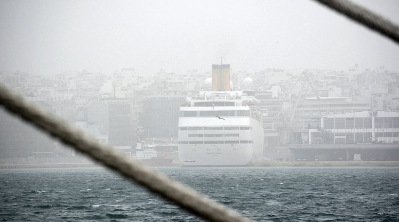 Μυστήριο με νεκρό άντρα στο λιμάνι του Πειραιά - Φωτογραφία 1