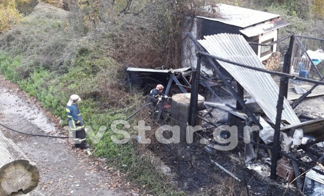 Κίνδυνος από φωτιά σε αποθήκη με φιάλες προπανίου κοντά σε σπίτια [photos] - Φωτογραφία 3