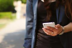Το κινητό σου μπορεί να φταίει που είσαι single!