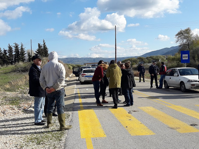 ΘΥΡΡΕΙΟ: Διαμαρτυρία κατοίκων για να αποτραπεί η εγκατάσταση μονάδας με βιορευστά (ΦΩΤΟ: Στέλλα Λιάπη) - Φωτογραφία 36