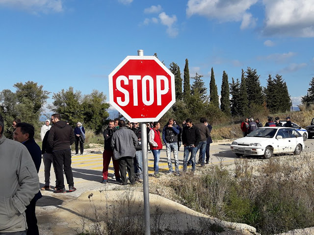 ΘΥΡΡΕΙΟ: Διαμαρτυρία κατοίκων για να αποτραπεί η εγκατάσταση μονάδας με βιορευστά (ΦΩΤΟ: Στέλλα Λιάπη) - Φωτογραφία 4