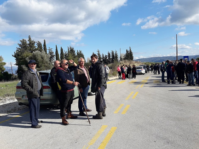 ΘΥΡΡΕΙΟ: Διαμαρτυρία κατοίκων για να αποτραπεί η εγκατάσταση μονάδας με βιορευστά (ΦΩΤΟ: Στέλλα Λιάπη) - Φωτογραφία 93