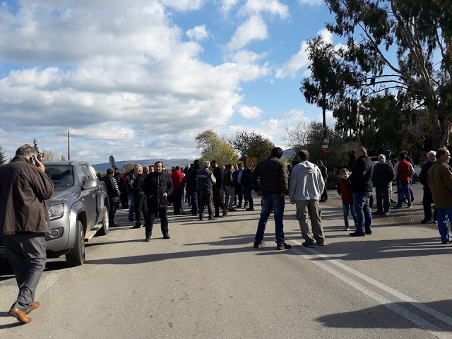 ΘΥΡΡΕΙΟ: Διαμαρτυρία κατοίκων για να αποτραπεί η εγκατάσταση μονάδας με βιορευστά (ΦΩΤΟ: Στέλλα Λιάπη) - Φωτογραφία 98