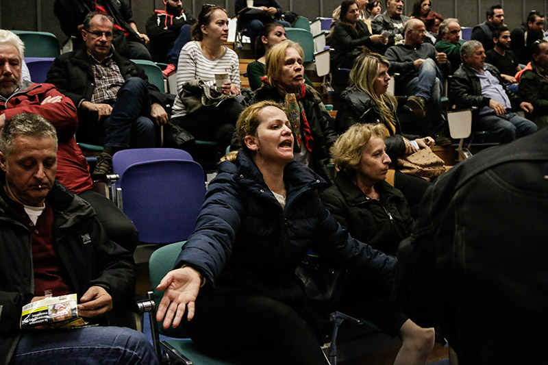 «Πλημμύρισε» η οργή των κατοίκων της Μάνδρας κατά της Δούρου - Φωτογραφία 4