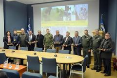 Βράβευση πολιτικού προσωπικού- ναρκαλιευτών του ΤΕΝΞ από τον Αντιστράτηγο Στεφανή (9 ΦΩΤΟ)