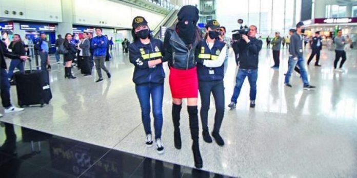 Νέες αποκαλύψεις της 19χρονης που συνελήφθη με κοκαΐνη στο Χονγκ Κονγκ - Φωτογραφία 1