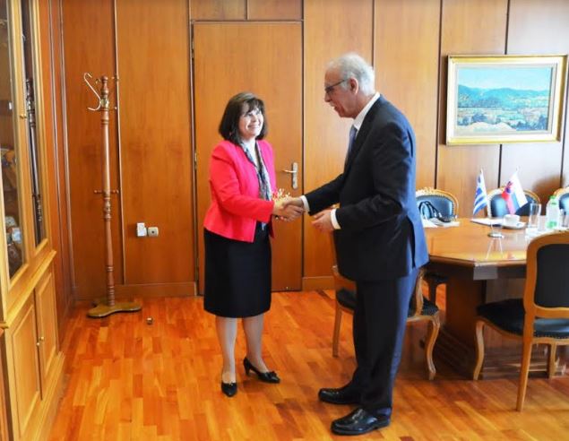 Συνάντηση ΑΝΥΕΘΑ Δημήτρη Βίτσα με την πρέσβειρα της Σλοβακίας - Φωτογραφία 2