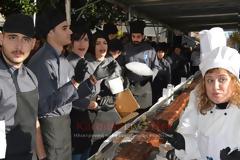 Στα ρεκόρ Guinnnes η Καρδίτσα με νουγκατίνα σοκολάτα 100 μέτρων και 21 εκατοστών