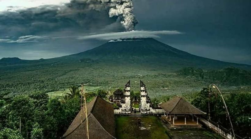 Μπαλί:Χάος από το ηφαίστειο Αγκούνγκ Γολγοθάς η επιστροφή - Σφραγίζουν και τις πισίνες λόγω τέφρας! - Φωτογραφία 1