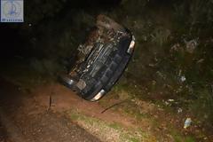 Ανατροπή αυτοκινήτου στην Αμφιλοχία (ΔΕΙΤΕ ΦΩΤΟ)