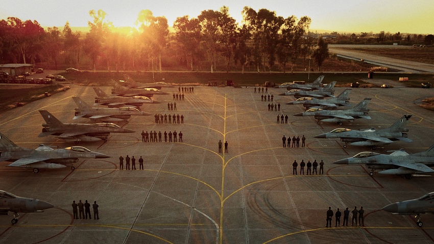 Οι 32 νέοι «Top Gun» της Πολεμικής Αεροπορίας (11 ΦΩΤΟ) - Φωτογραφία 5
