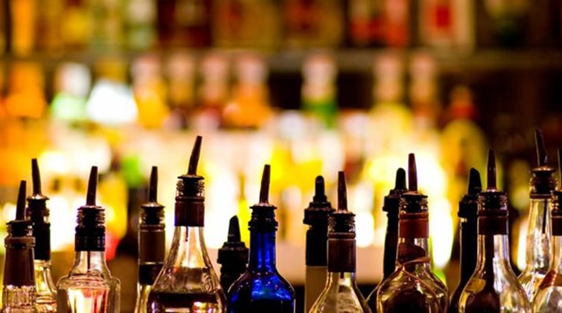 Θεσσαλονίκη: Σπείρα είχε γεμίσει με ποτά «μπόμπες» τα νυχτερινά μαγαζιά - Φωτογραφία 1