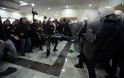 Το Περιφερειακό Συμβούλιο Αττικής καταγγέλει αστυνομική βία στο Ειρηνοδικείο
