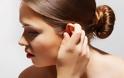 Πώς θα καθαρίσετε με ασφάλεια τα αυτιά σας [video]