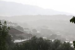 Καταρρακτώδης βροχή και στην ΚΑΤΟΥΝΑ  (Εικόνες: Πάναγιώτης Τσούτσουρας)